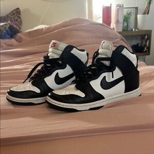Women’s panda Nike dunks